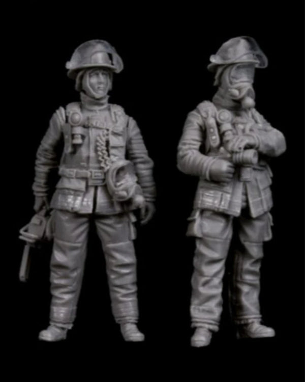 1/35 Modern Firefighter Tactical, 2 Figures, Resin Model Figure Kit, Unassembled and Unpainted