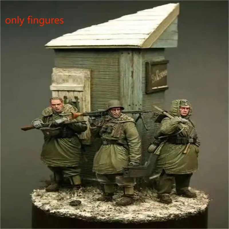 1/35 WWII Soviet Infantry Winter Dugout, 3 Figures, Resin Model Figure Kit, Unassembled and Unpainted