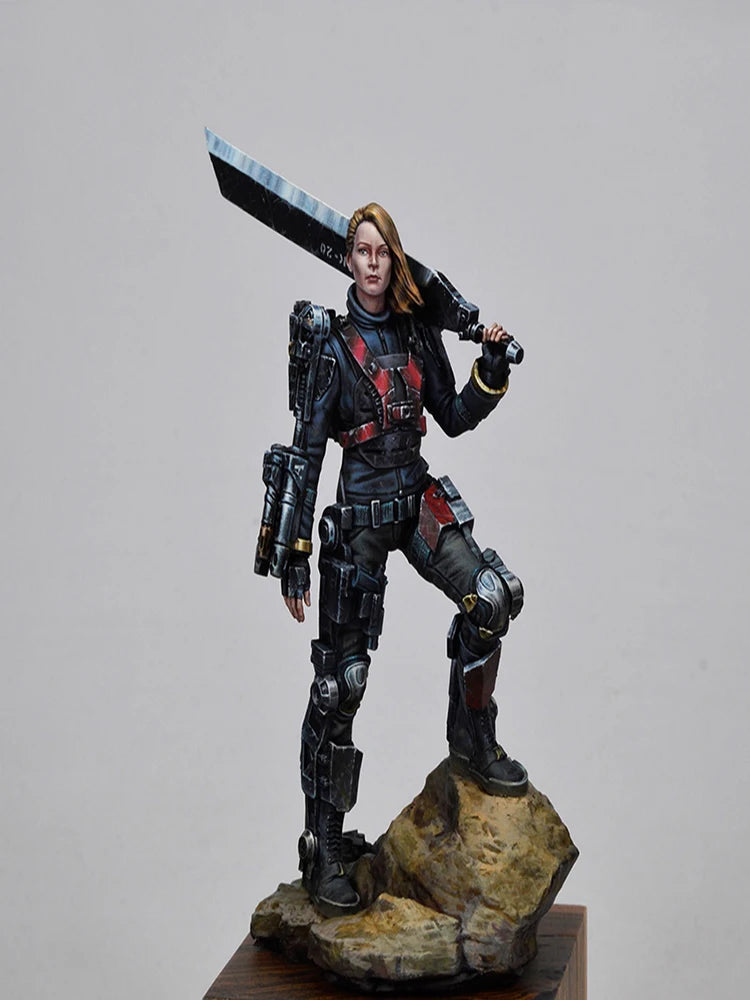 1/24 Female Warrior with Broad Sword in Red-Accented Armor, Resin Model Figure Kit, Fantasy Theme, Unassembled and Unpainted