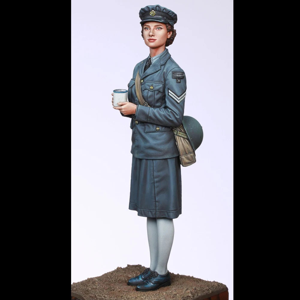 1/35 WWII British WAAF Officer, Resin Model Figure Kit, Unassembled and Unpainted