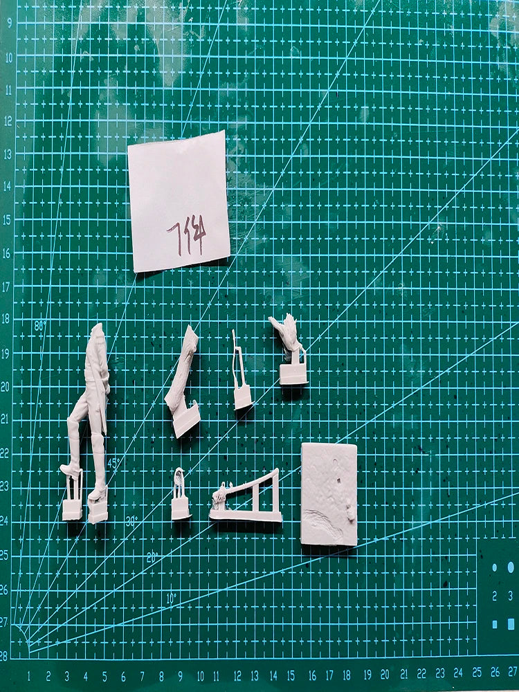 1/32 Napoleonic Cavalry Officer in Yellow Uniform, Resin Model Figure Kit, Unassembled and Unpainted