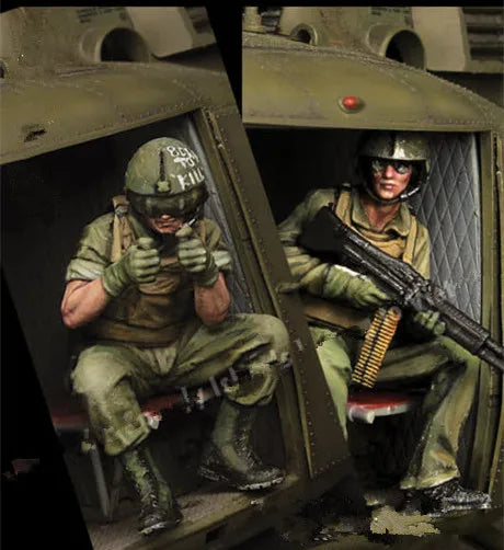1/35 Anime-Style Female Character, 2 Figures, Resin Model Figure Kit, Anime Theme, Unassembled and Unpainted