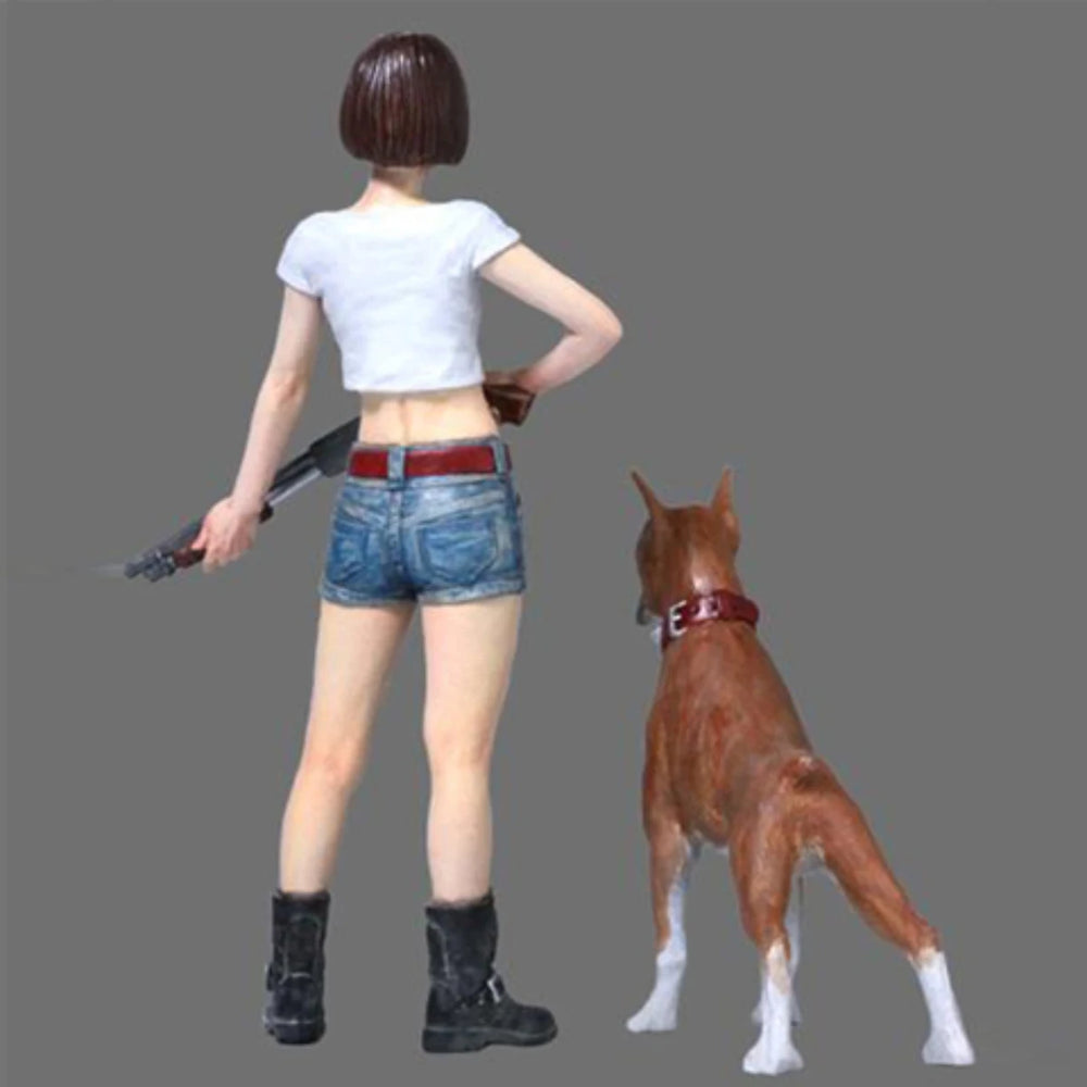 1/24 Modern Female Operator, 2 Figures, Resin Model Figure Kit, Unassembled and Unpainted