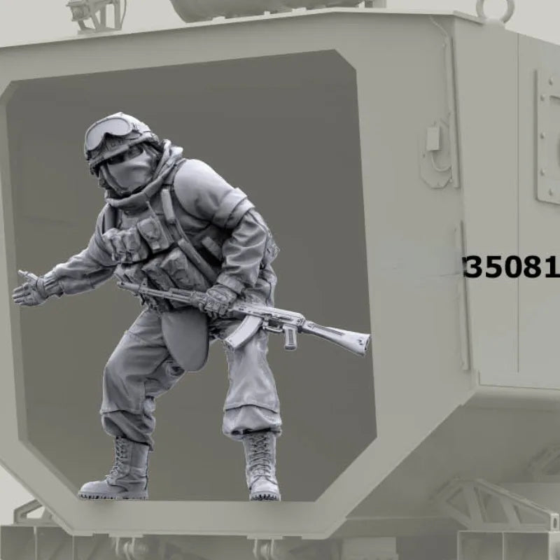 1/35 Modern Russian Soldier with Heavy Tactical Load, Resin Model Figure Kit, Unassembled and Unpainted