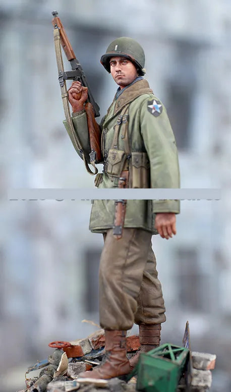 1/16 WWII US Infantry Ready with Bayonet, Resin Model Figure Kit, Unassembled and Unpainted