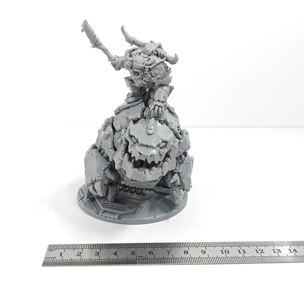 Orc Warlords with Heavy Battle Armor, Resin Model Figure Kit, Fantasy Theme, Unassembled and Unpainted