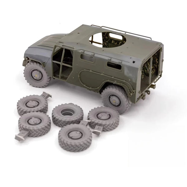 1/35 Cold War Soviet GAZ-233014 Tiger Armored Vehicle, Resin Model Vehicle Kit, Unassembled and Unpainted