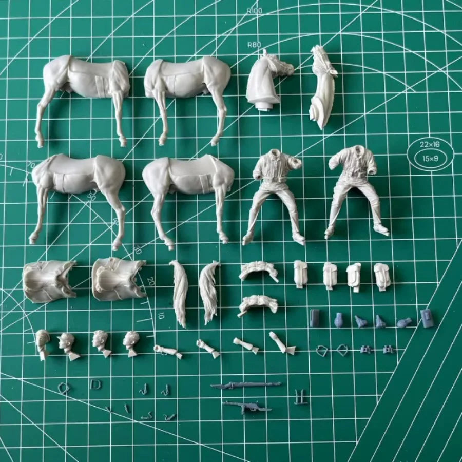 1/35 Napoleonic European Cavalry, 4 Figures, Resin Model Figure Kit, Unassembled and Unpainted