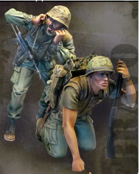 1/35 WWII American Infantry Squad Assaulting, 2 Figures, Resin Model Figure Kit, Unassembled and Unpainted