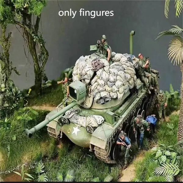 1/35 WWII Soldiers with Tank, 9 Figures, Resin Model Figure Kit, Unassembled and Unpainted