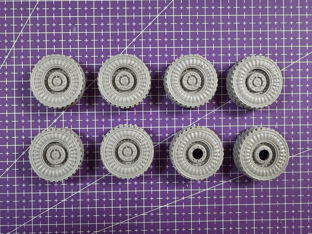 1/35 WWII Tank Wheels, Resin Model Vehicle Kit, Unassembled and Unpainted