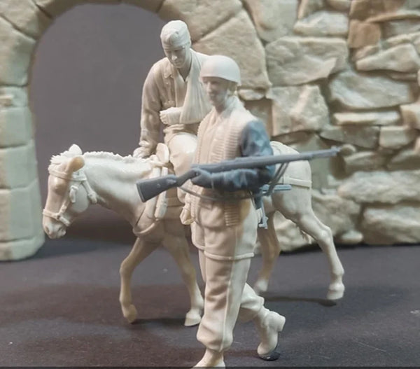 1/35 WWII British Colonial Cavalry Scout with Rifle, 2 Figures, Resin Model Figure Kit, Unassembled and Unpainted