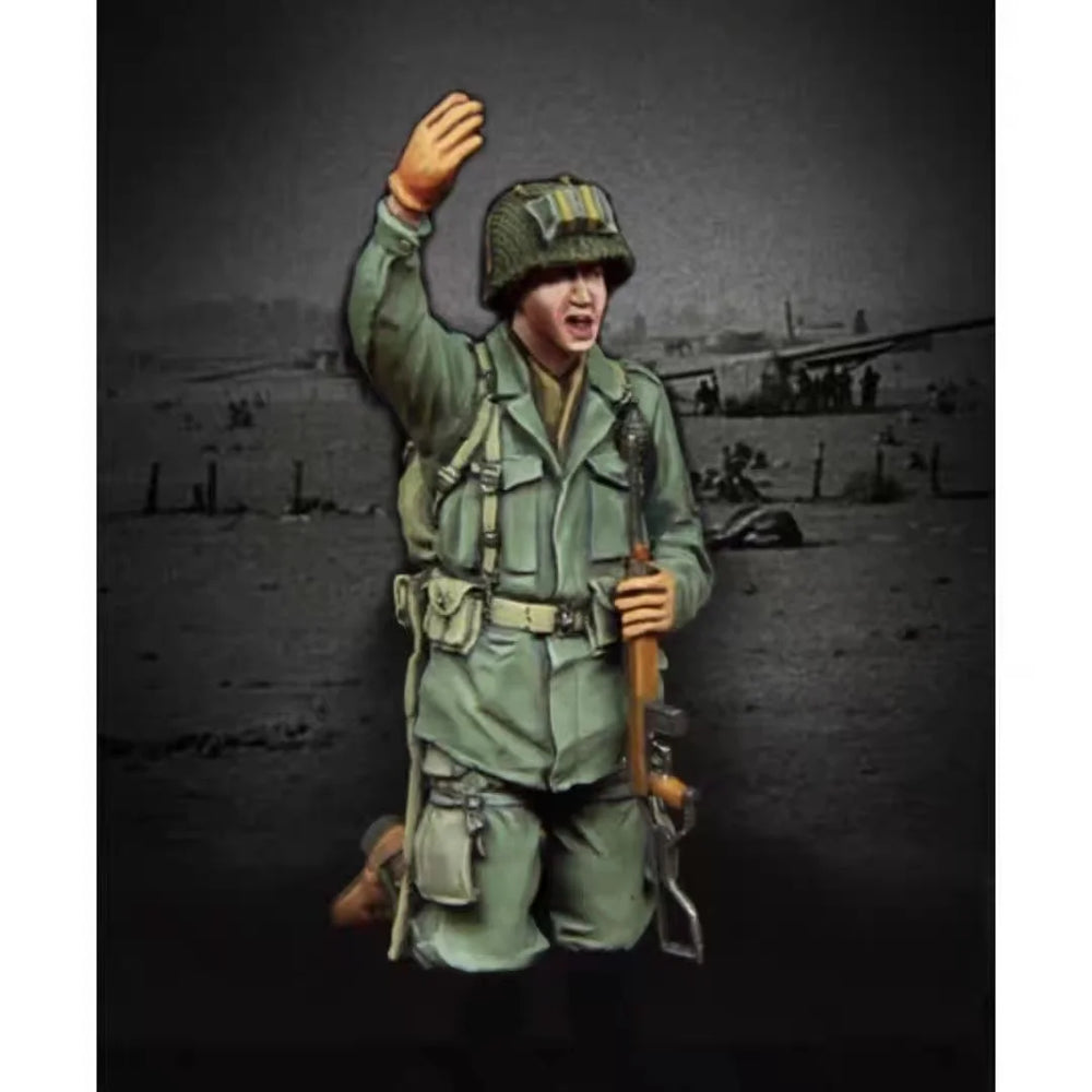 1/35 WWII Allied Soldier Victory Pose, Resin Model Figure Kit, Unassembled and Unpainted