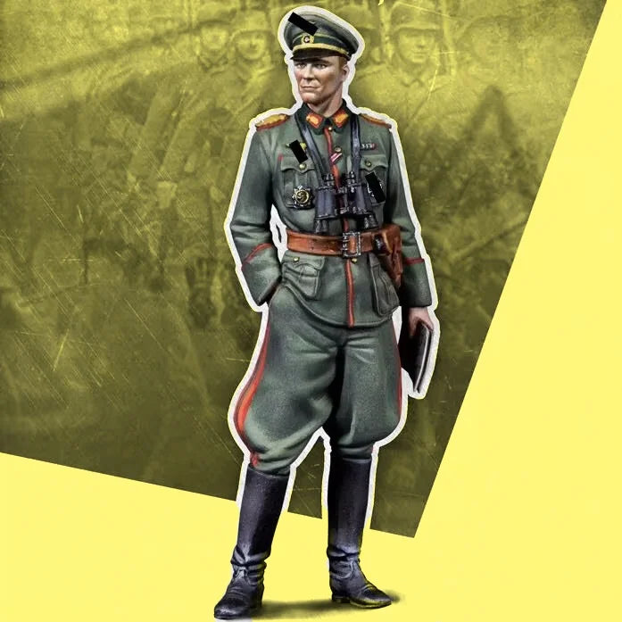 WWII German Officer — 1/35 Resin Figure