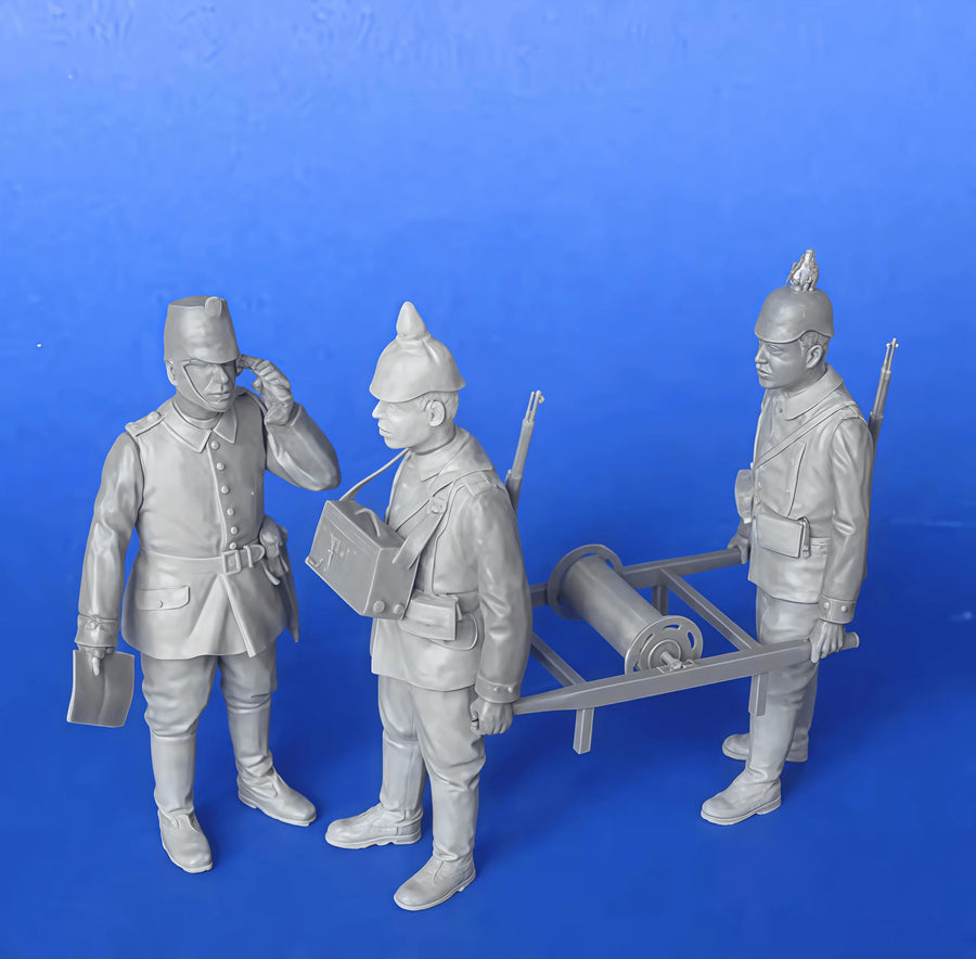 WWI German Soldiers with Wounded on Stretcher 1/35 Resin Figure Kit - resin model view 2