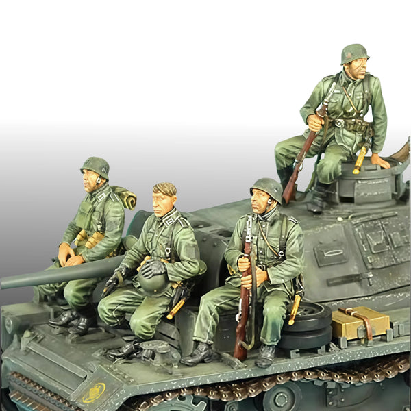 1/35 WWII German Panzer Commander and Crew, 4 Figures, Resin Model Figure Kit, Unassembled and Unpainted