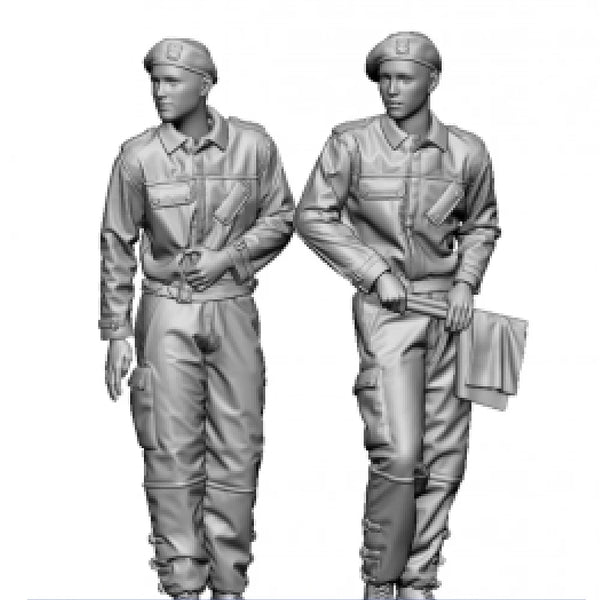 1/35 WWII Polish Tank Crew with Radio Operator, 2 Figures, Resin Model Figure Kit, Unassembled and Unpainted
