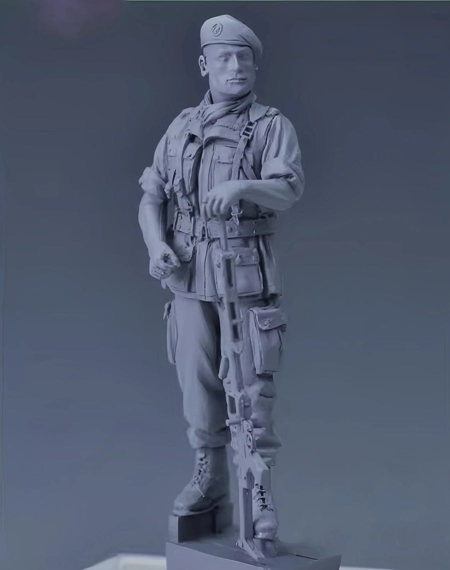 Modern British SAS Special Forces Operator with SA80/Assault Rifle 1/35 Resin Figure Kit - unpainted resin model kit