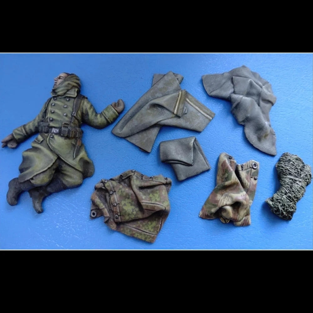 1/35 Modern Soldier Advancing in Tactical Crouch, Resin Model Figure Kit, Unassembled and Unpainted