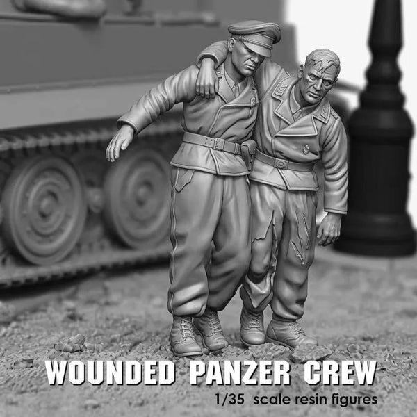 1/35 WWII German Panzer Crew Wounded, 2 Figures, Resin Model Figure Kit, Unassembled and Unpainted