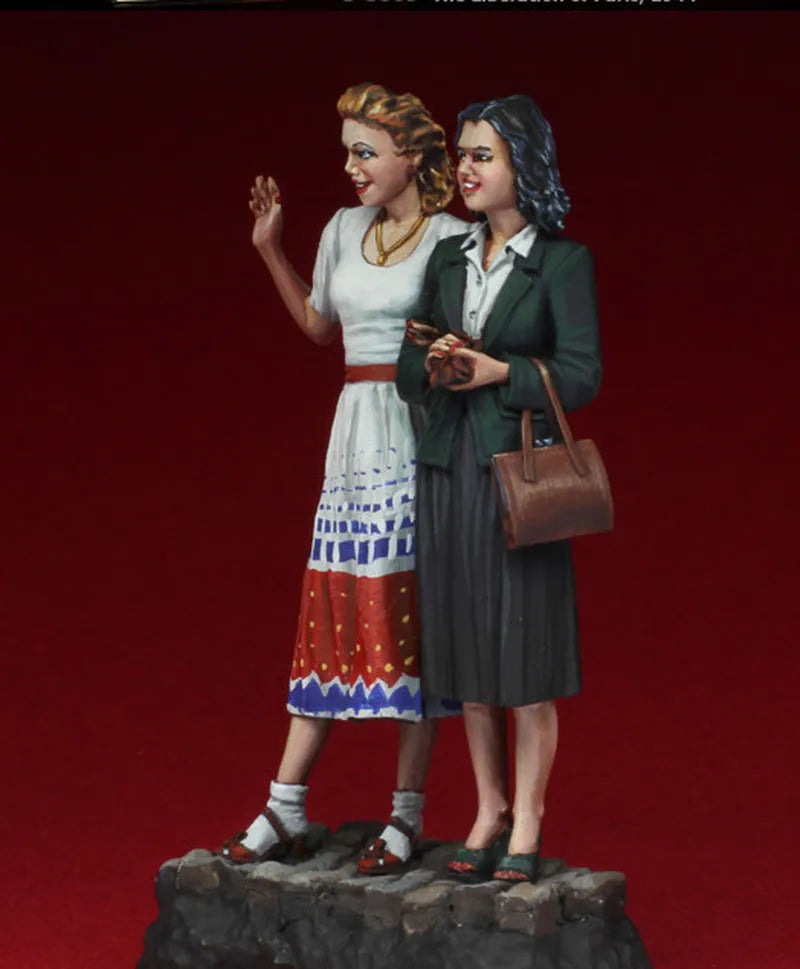 1/35 Cold War Soviet Women, 2 Figures, Resin Model Figure Kit, Unassembled and Unpainted