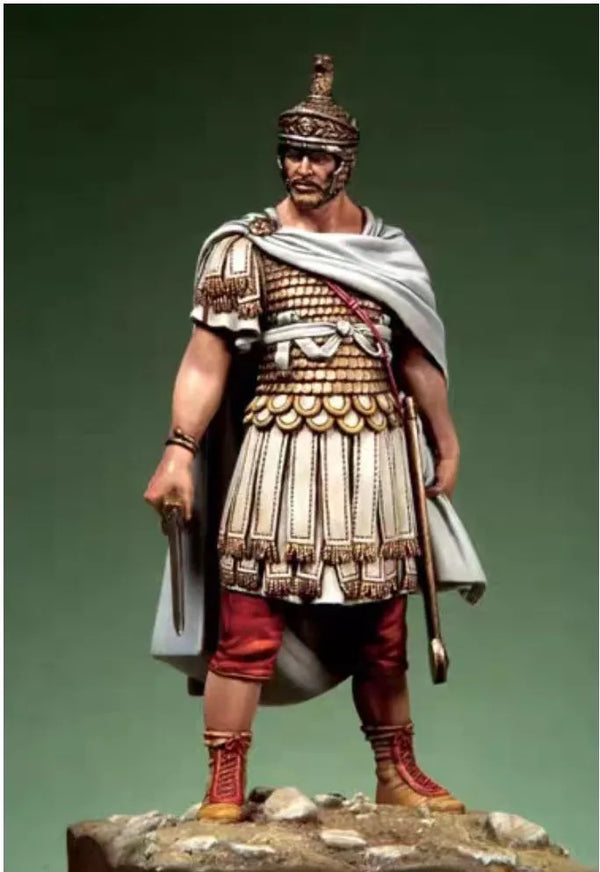 1/24 Ancient Roman General with Plumed Helmet and Officer's Cloak, Resin Model Figure Kit, Unassembled and Unpainted