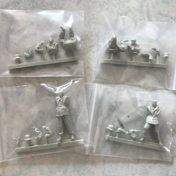 1/35 WWII German Anti-Tank Artillery Crew, 4 Figures, Resin Model Figure Kit, Unassembled and Unpainted