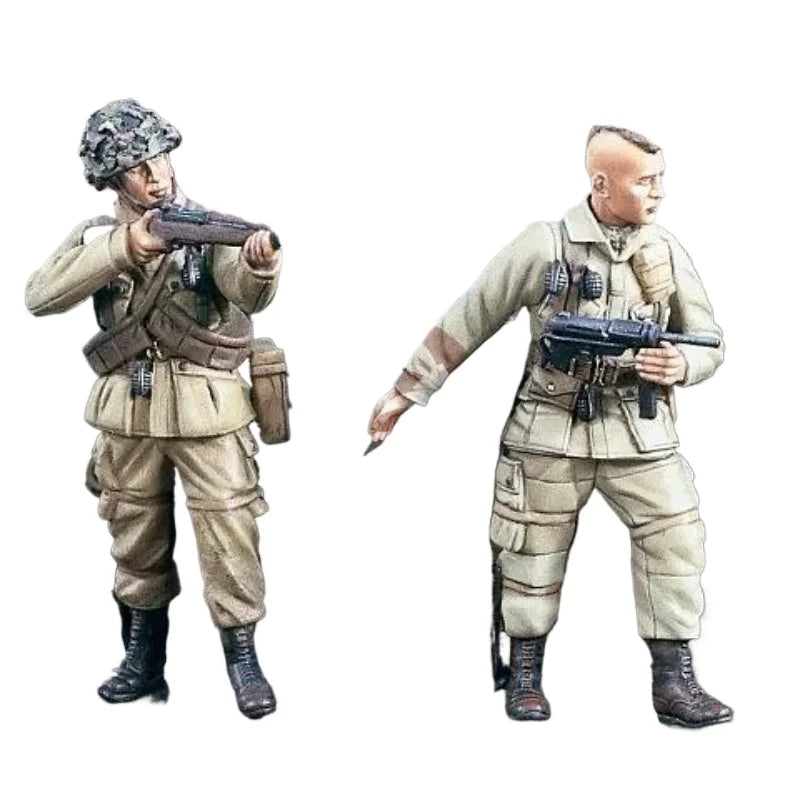 1/35 WWII German Paratroopers with Scoped Rifle and MP40, 2 Figures, Resin Model Figure Kit, Unassembled and Unpainted