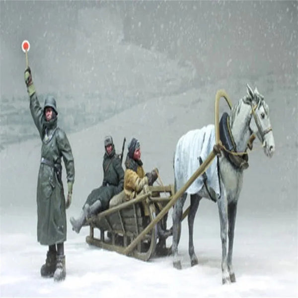 1/35 Napoleonic Winter, 4 Figures, Resin Model Diorama Kit, Unassembled and Unpainted