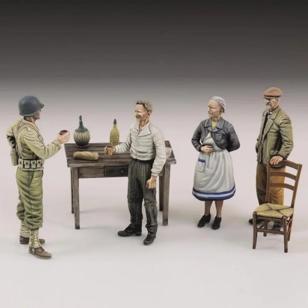1/35 WWII Allied Military Personnel, 4 Figures, Resin Model Figure Kit, Unassembled and Unpainted
