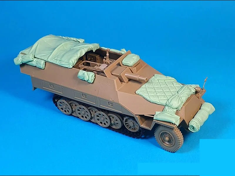 1/35 WWII Amphibious Transport Vehicle, Resin Model Vehicle Kit, Unassembled and Unpainted