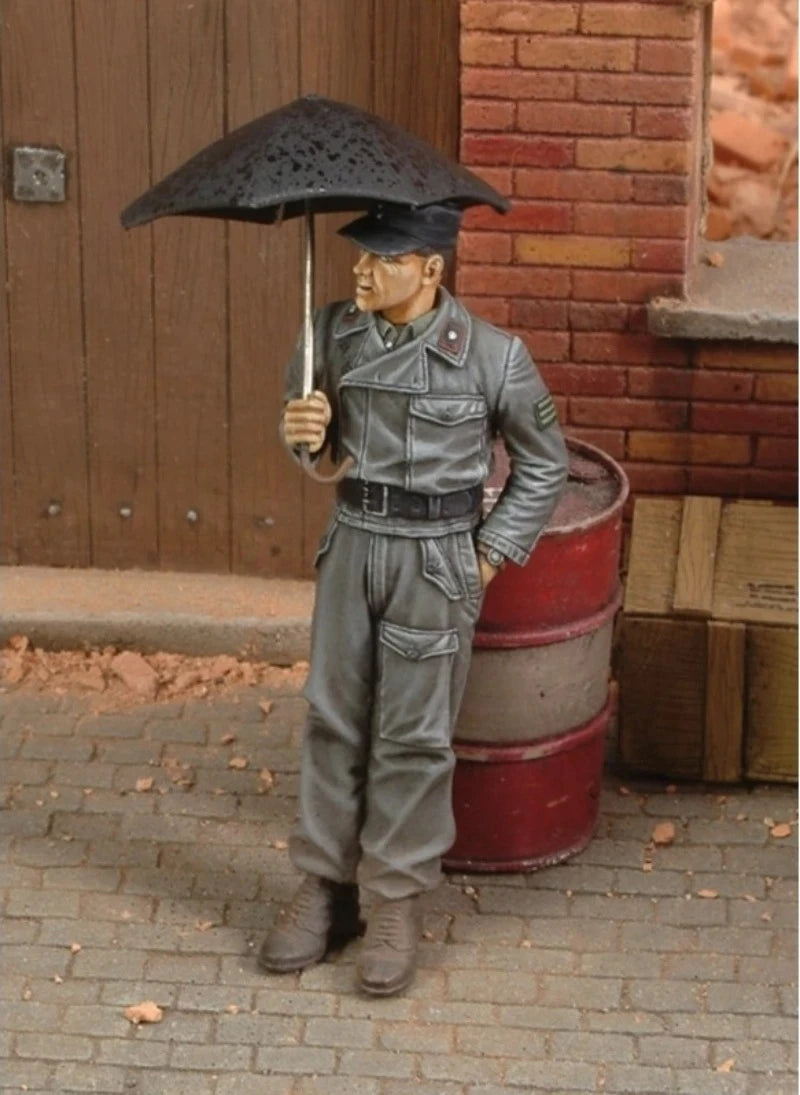 1/35 WWII German Tank Crew at Rest, 3 Figures, Resin Model Figure Kit, Unassembled and Unpainted