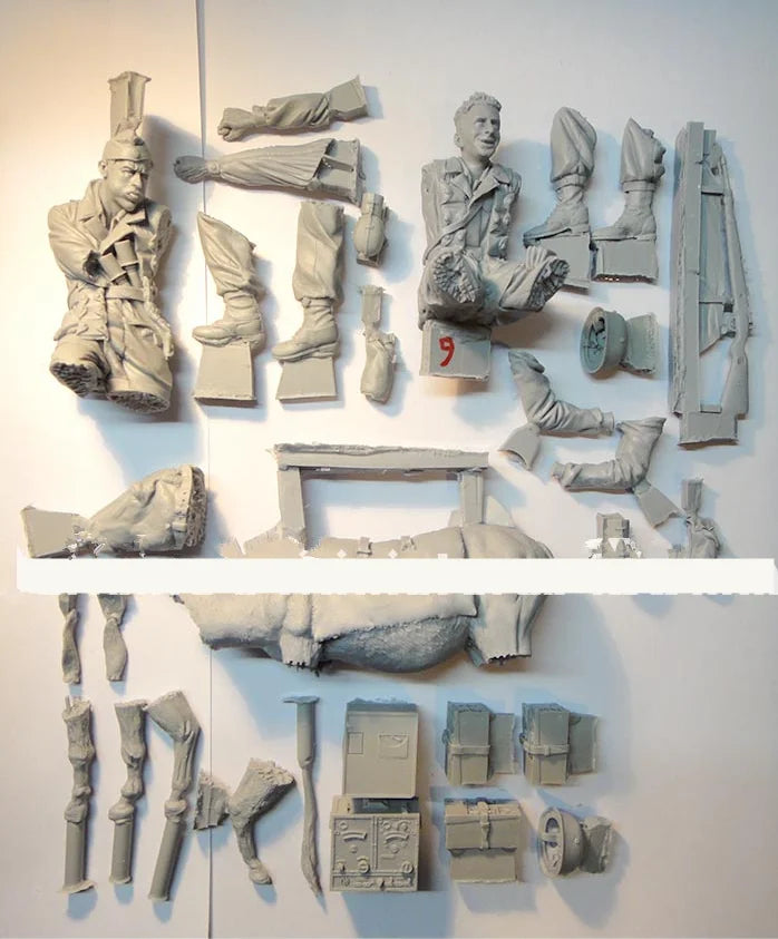 Modern Desert Combat, 6 Figures, Resin Model Diorama Kit, Unassembled and Unpainted