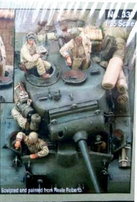 1/35 WWII US Tank Crew at Combat Stations, 4 Figures, Resin Model Figure Kit, Unassembled and Unpainted