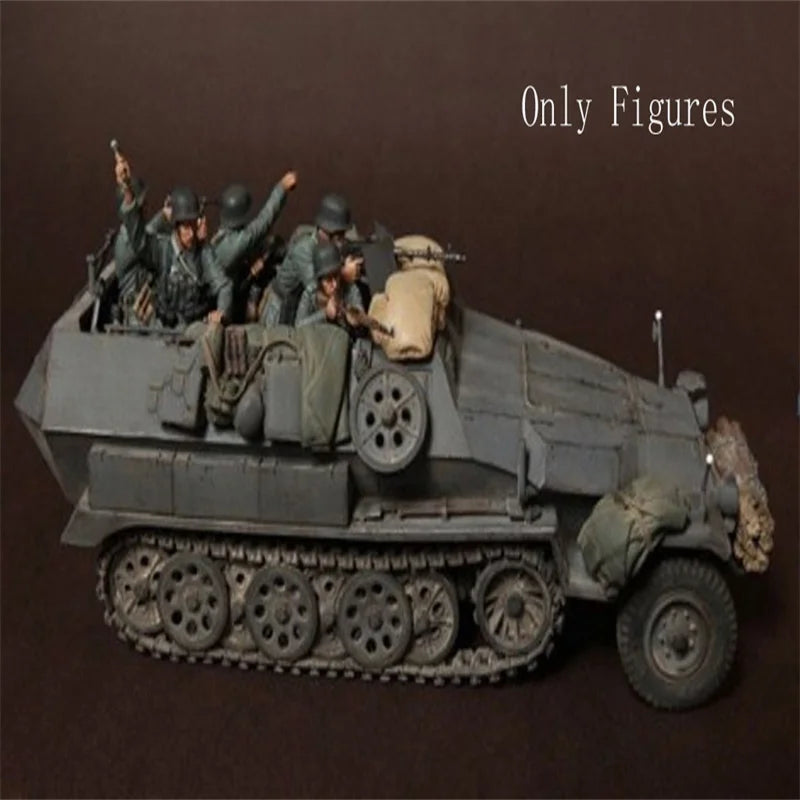 1/35 WWII Military Transport, 5 Figures, Resin Model Figure Kit, Unassembled and Unpainted