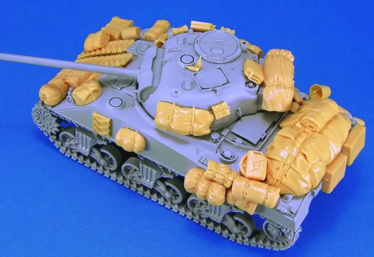 1/48 WWII Soviet Tank with Cargo, Resin Model Vehicle Kit, Unassembled and Unpainted