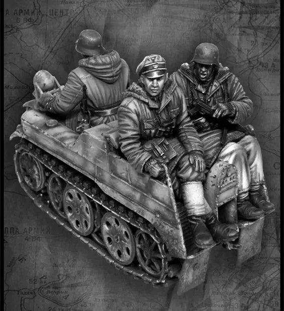 1/35 WWII German Soldiers & Crew, 6 Figures, Resin Model Figure Kit, Unassembled and Unpainted