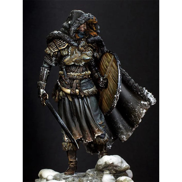 1/24 Knight in Elaborate Armor with Flowing Cape, Resin Model Figure Kit, Fantasy Theme, Unassembled and Unpainted