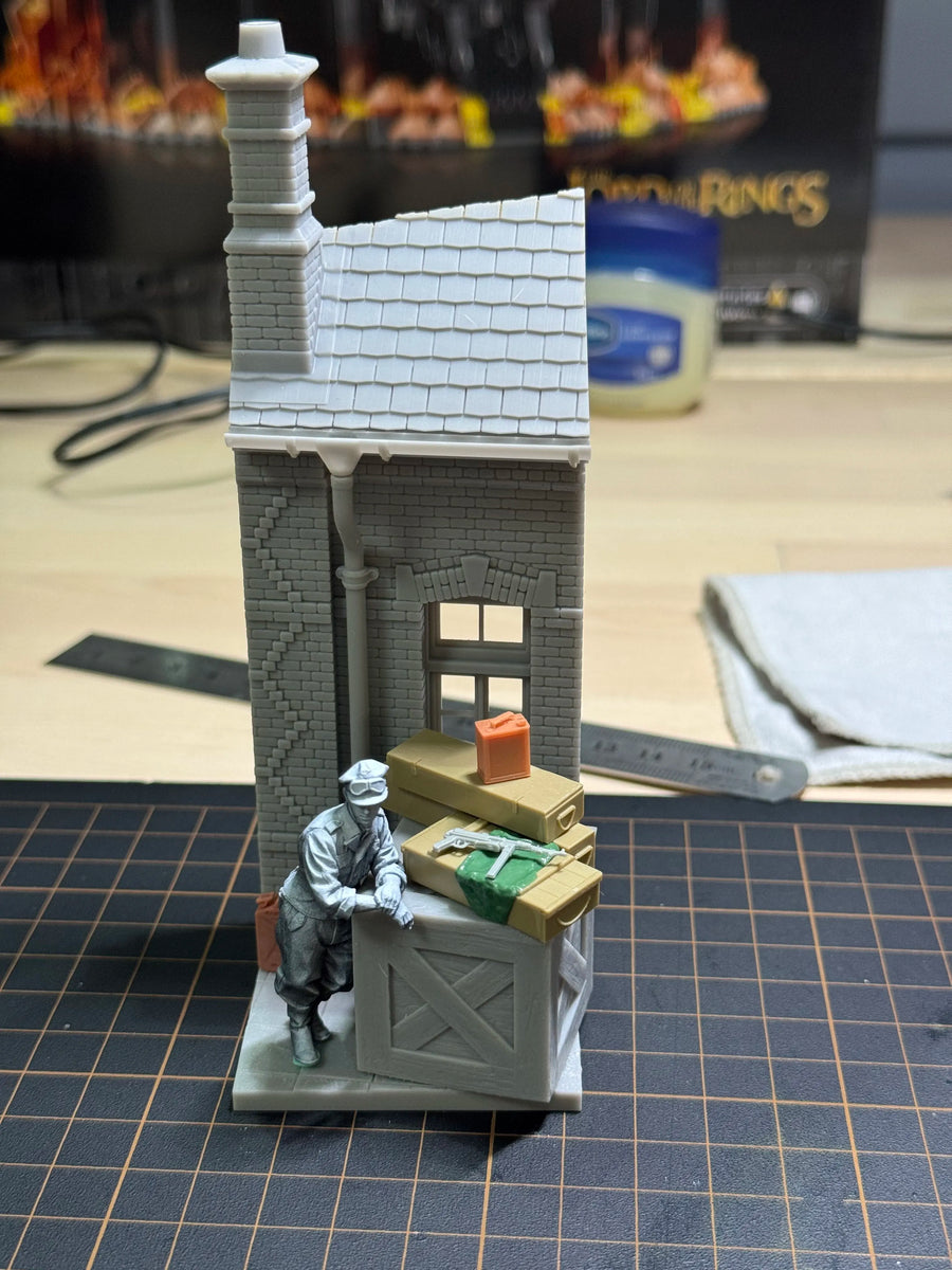 European Partial Station Building 1/35 Resin Model Kit - resin model view 4