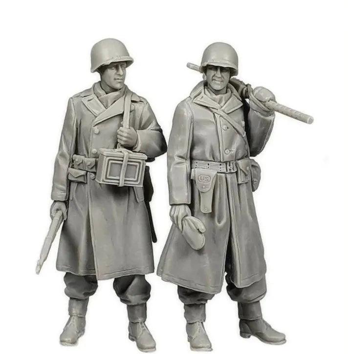 1/35 WWII German Infantry in Greatcoats Advancing, 2 Figures, Resin Model Figure Kit, Unassembled and Unpainted
