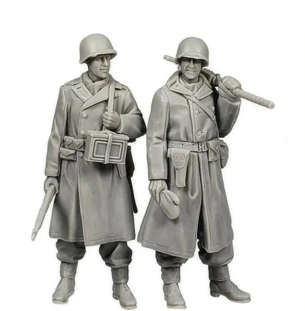 1/35 WWII German Infantry in Greatcoats Advancing, 2 Figures, Resin Model Figure Kit, Unassembled and Unpainted