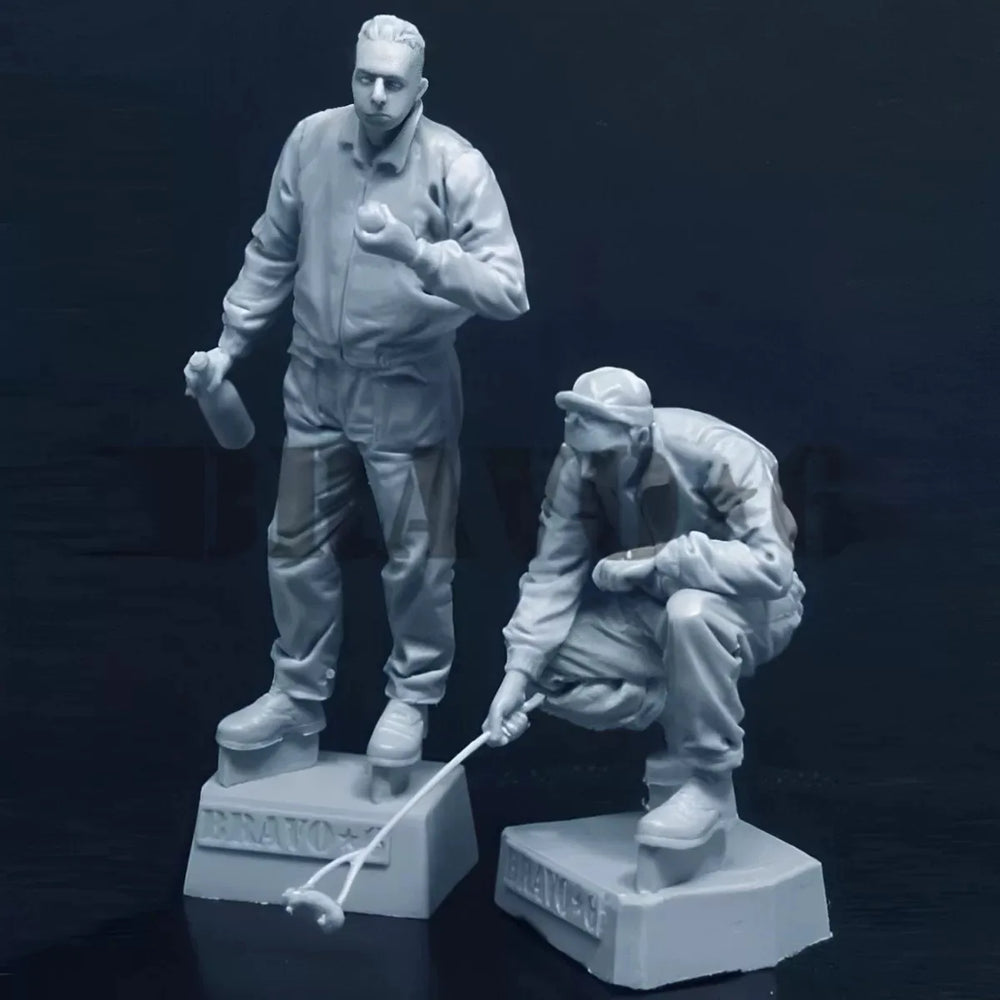 1/35 WWII German Infantry Squad in Combat, 2 Figures, Resin Model Figure Kit, Unassembled and Unpainted