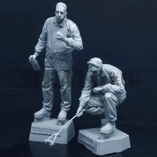 1/35 WWII German Infantry Squad in Combat, 2 Figures, Resin Model Figure Kit, Unassembled and Unpainted