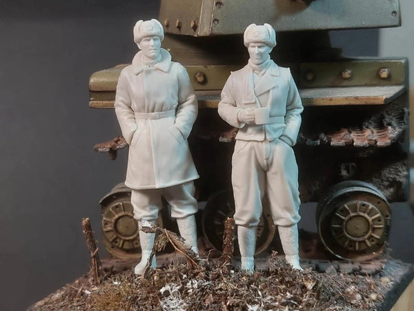 1/35 WWII Medical Personnel, 3 Figures, Resin Model Figure Kit, Unassembled and Unpainted