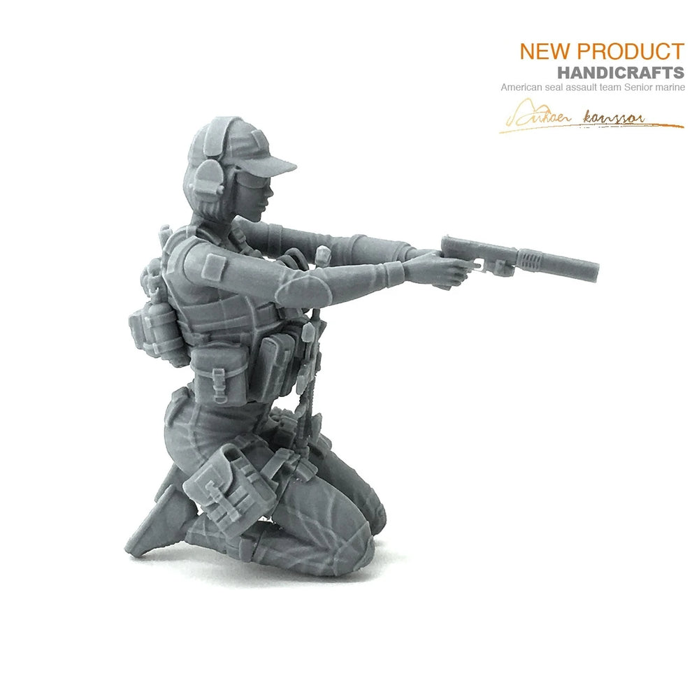 75mm Modern Tactical Operator Kneeling with Rifle, Resin Model Figure Kit, Unassembled and Unpainted
