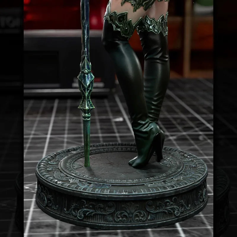 75mm Dark Sorceress with Ornate Spiked Axe, Resin Model Figure Kit, Fantasy Theme, Unassembled and Unpainted