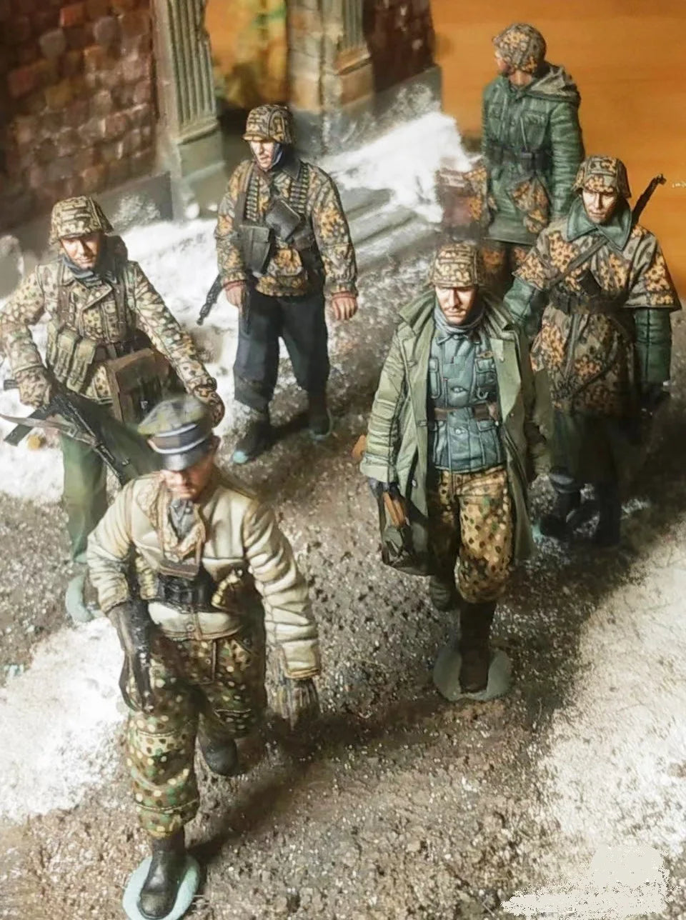 1/35 WWII German Infantry Squad Assault, 6 Figures, Resin Model Figure Kit, Unassembled and Unpainted
