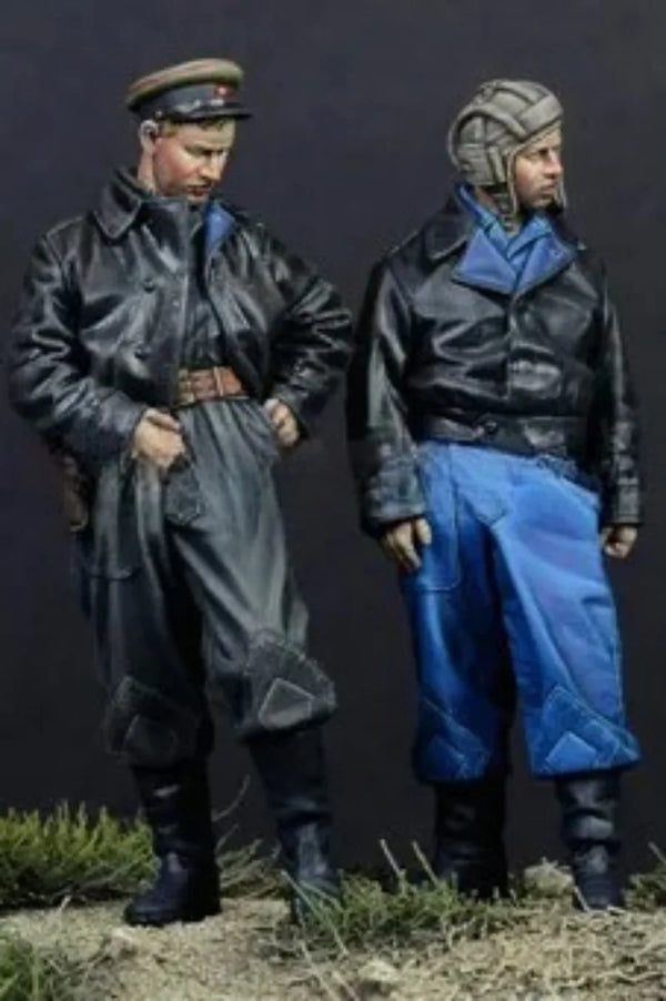 1/35 Cold War Soviet Tank Crew, 2 Figures, Resin Model Figure Kit, Unassembled and Unpainted