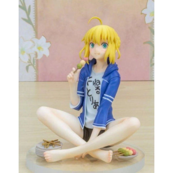 1/8 Yellow-Haired Anime Girl in Blue Robe Eating, Resin Model Figure Kit, Anime Theme, Unassembled and Unpainted