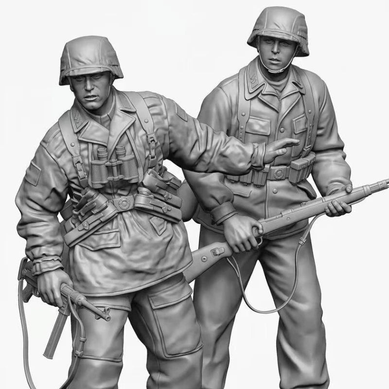 1/35 WWII German Infantry with MP40 and Rifles, 2 Figures, Resin Model Figure Kit, Unassembled and Unpainted